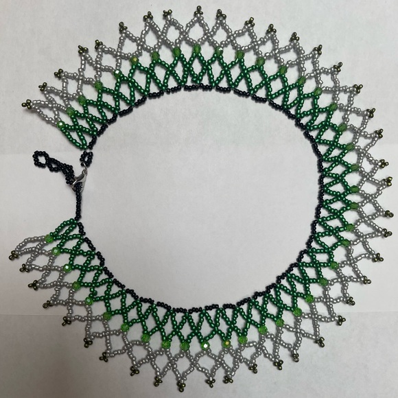 Homemade Collard necklace, green - black - silver. Glass + Swarovski  beads - Picture 4 of 5